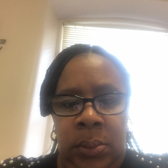 Meet your Posher, Erika - Picture 1 of 1